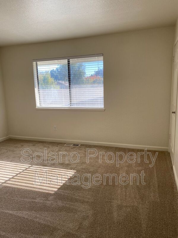 Building Photo - 516 Pacific Ave