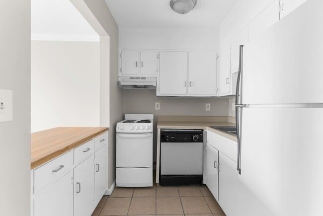 Interior Photo - Signal Hill