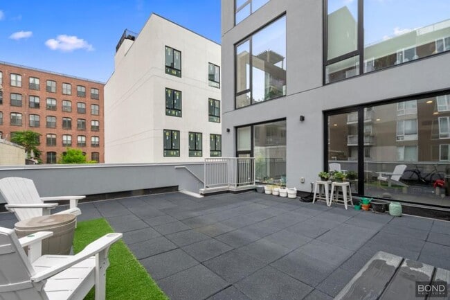 Building Photo - 2 bedroom in Brooklyn NY 11211