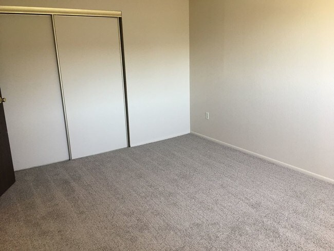 Building Photo - 7091 Hooker St