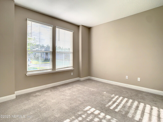 Building Photo - 380 Brybar Dr