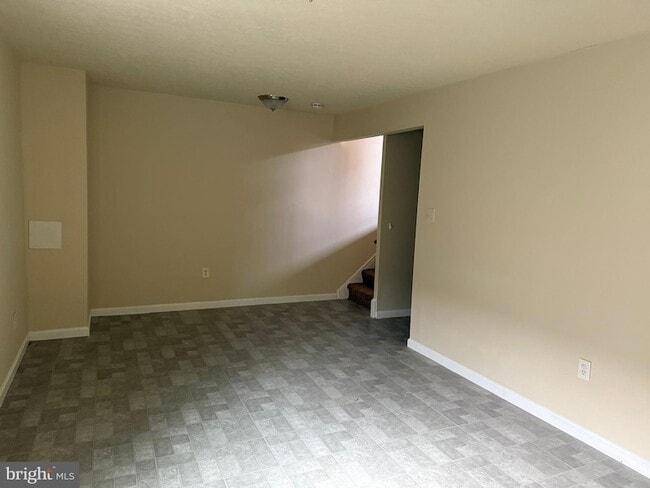 Building Photo - 9 Autumn Hill Way