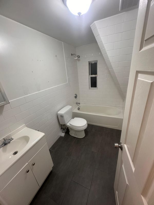 Building Photo - 60 S 12th St