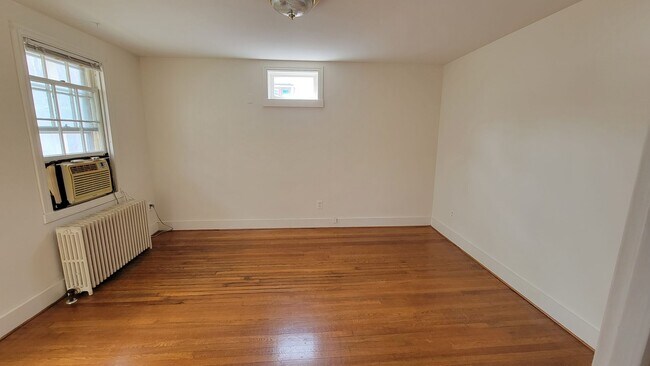 Building Photo - Affordable 1 Bedroom in Downtown Frederick