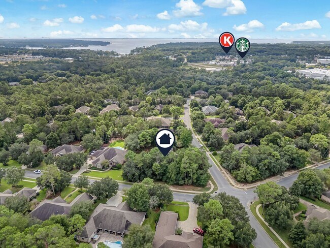 Building Photo - Gorgeous Southern Living Home in Coveted S...