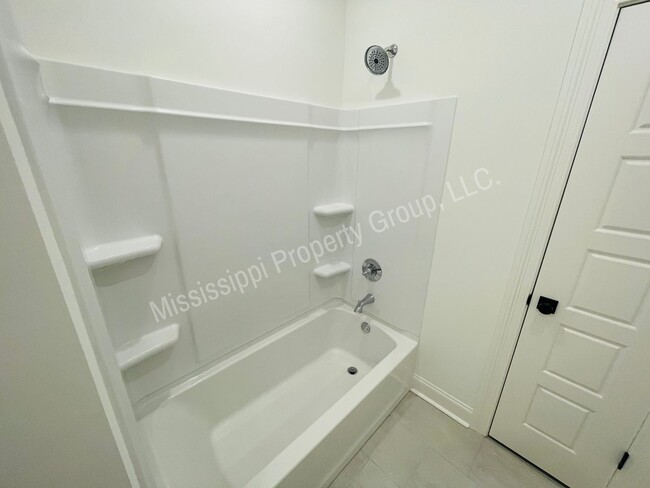 Building Photo - 3BD/3.5BA FOR RENT IN MEADOWCREST