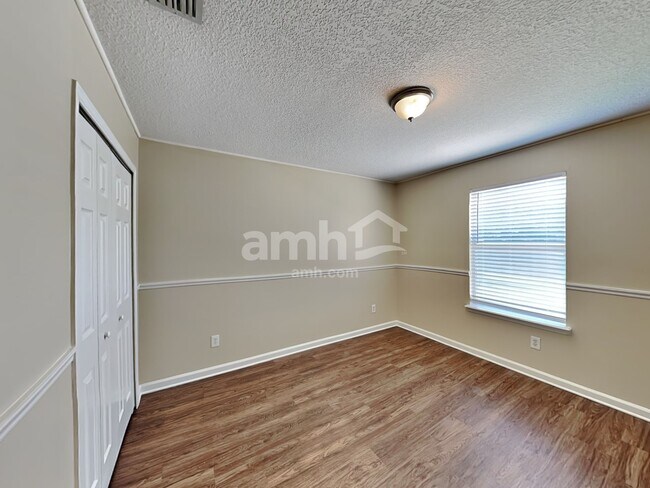 Building Photo - 3251 Sexton Drive