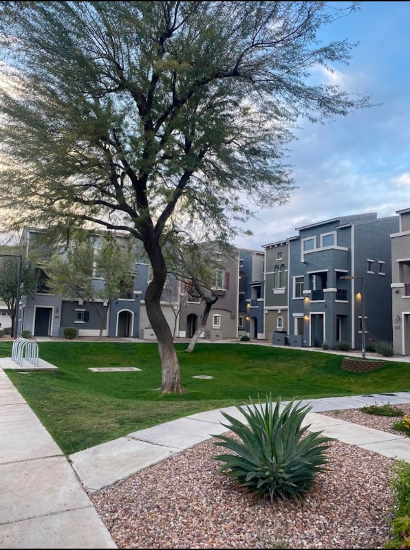 Building Photo - 2401 E Rio Salado Pkwy
