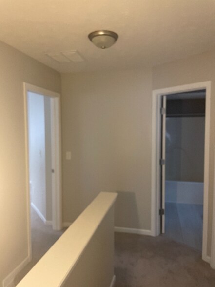 Building Photo - 10405 Ethel St