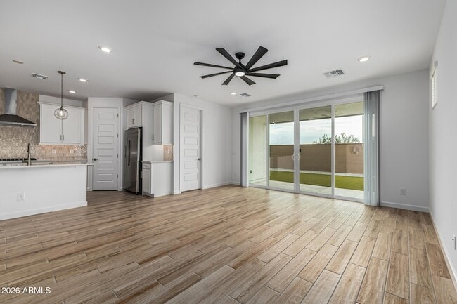 Building Photo - 6949 W Buckhorn Trail