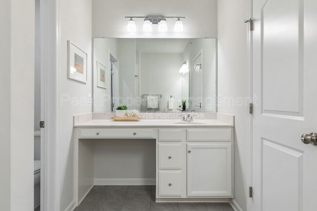 Building Photo - 8010 Wistar Glen Dr