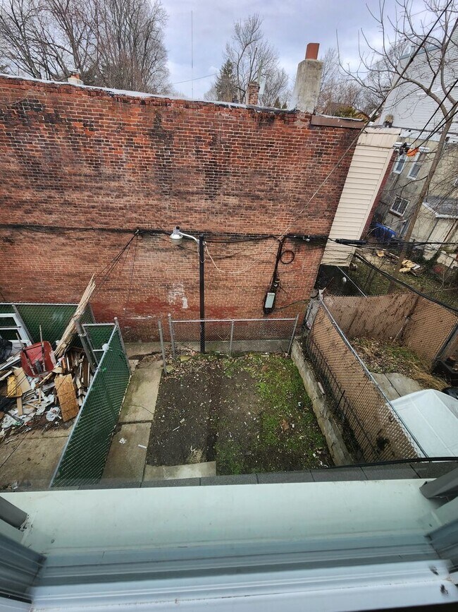 Building Photo - Beautiful 3 bed 3.5 Bath home