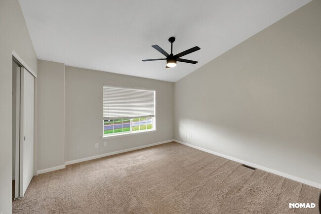 Building Photo - Spacious Townhome in Aurora