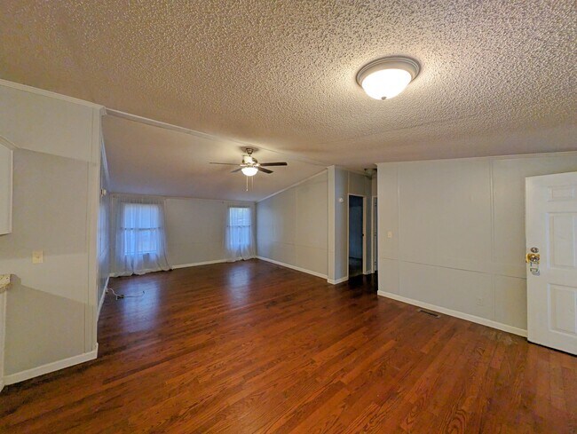 Building Photo - 1340 Meadowland Dr