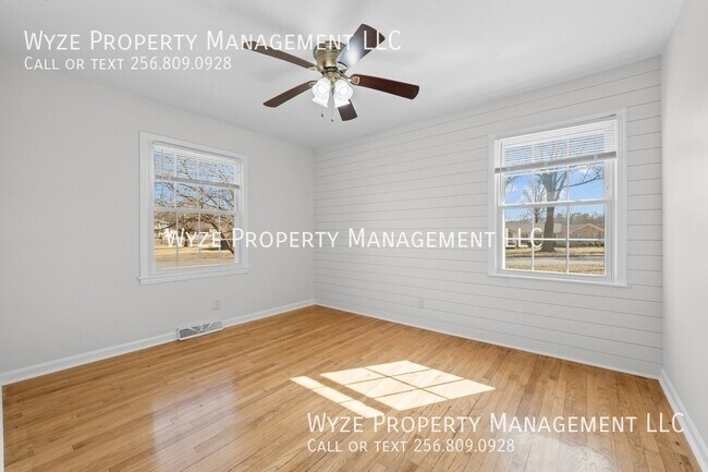 Building Photo - 2209 Rothmore Dr SW