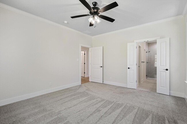 Building Photo - 510 Woodside Trl