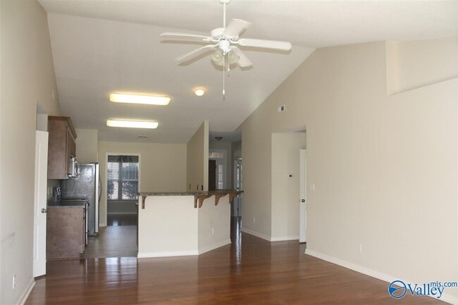 Building Photo - 7010 Thornwood Ln SE