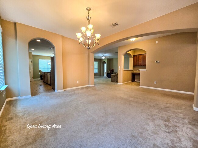Building Photo - 301 Silver Trl