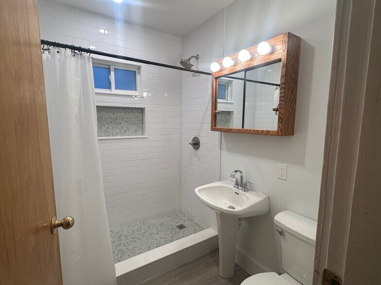 Building Photo - 18 Holyoke Rd