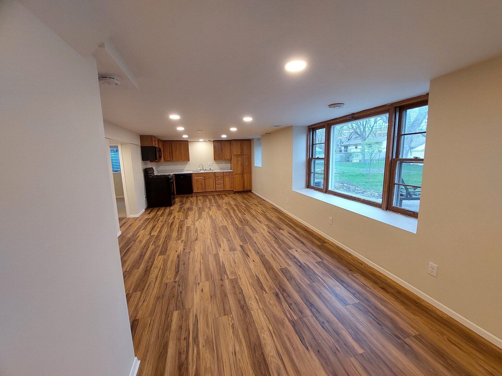 Building Photo - 4725 Winnetka Ave N