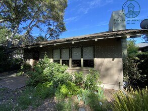 Building Photo - Adorable One Bedroom Carmel Cottage