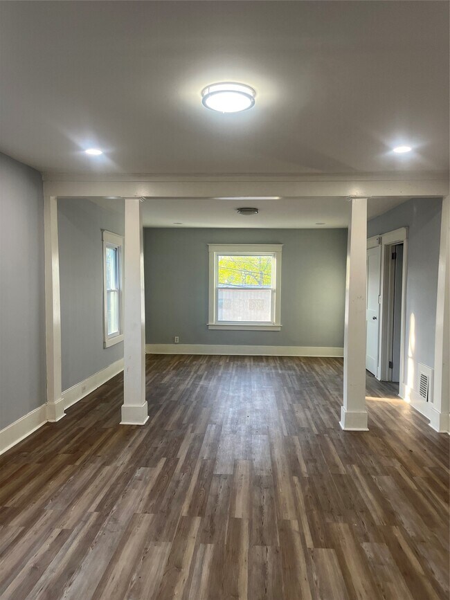 Building Photo - 36 Frederick St