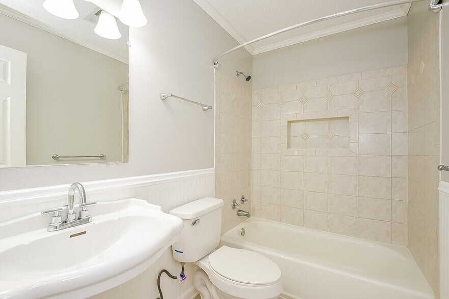 Building Photo - 28 Peggy Ct NW