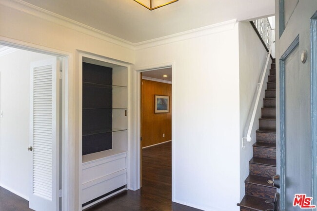Building Photo - 2547 Canyon Dr