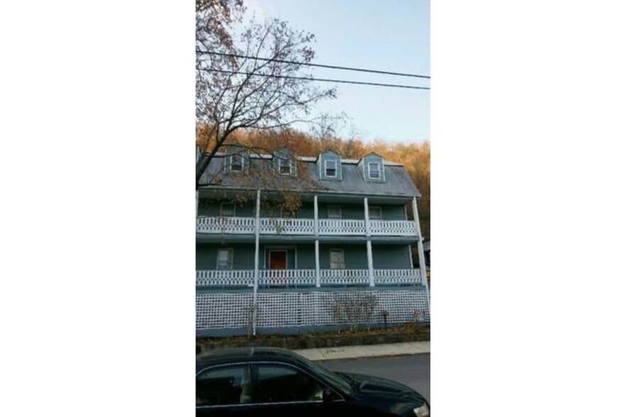 Building Photo - 117 Wilkes St