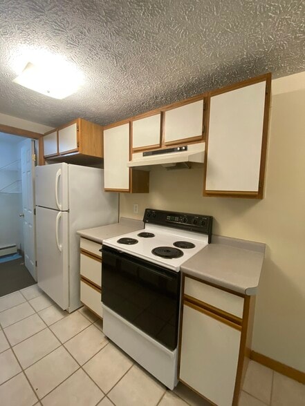 Building Photo - 10 Dumas Dr