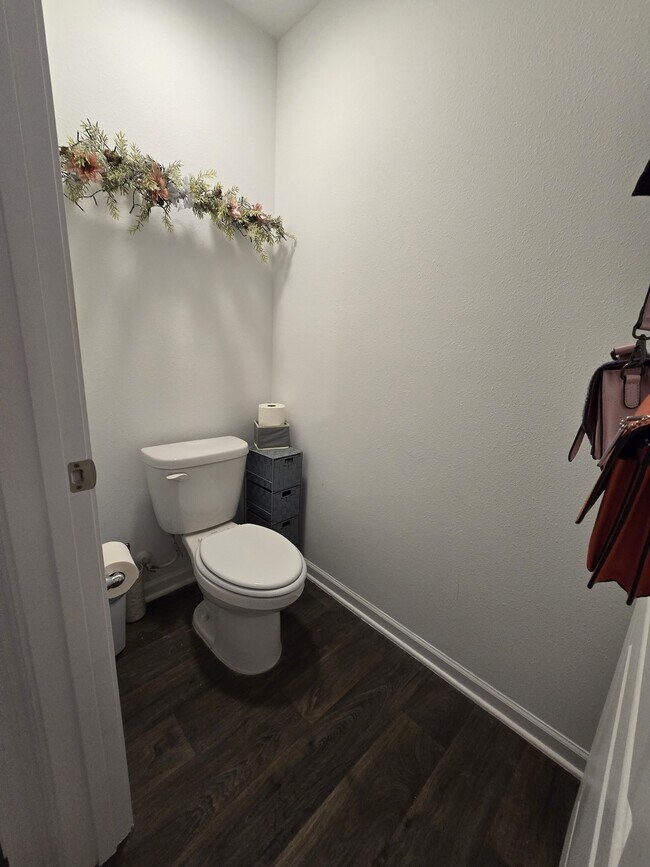 Building Photo - 108 Landing Blvd