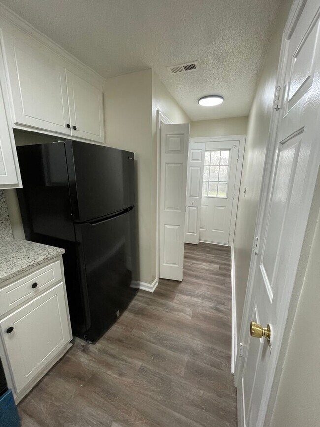 Building Photo - 3703 Lear Ct NW