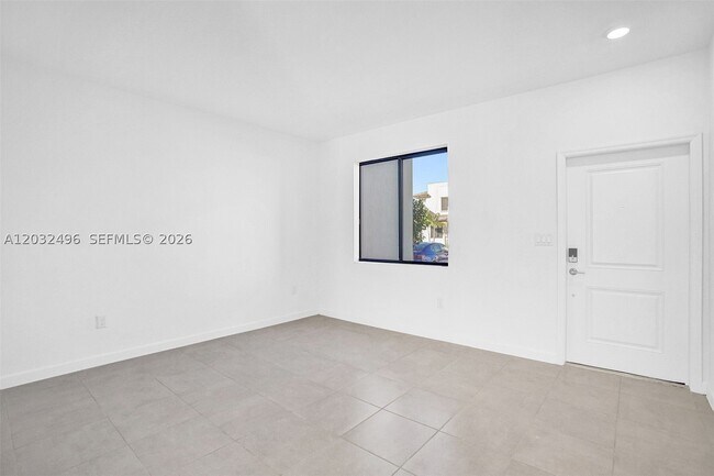 Building Photo - 2542 SE 29th Dr
