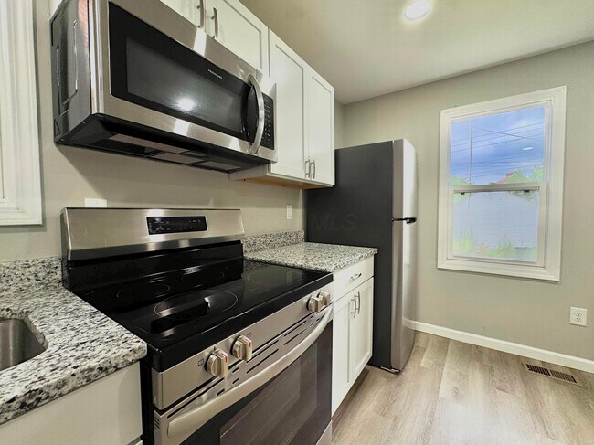Building Photo - 750 S Harris Ave