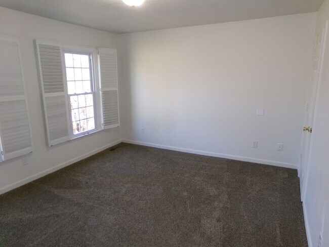 Building Photo - Well-kept 3 bedroom 2 1/2 bath home in the heart of Clemmons