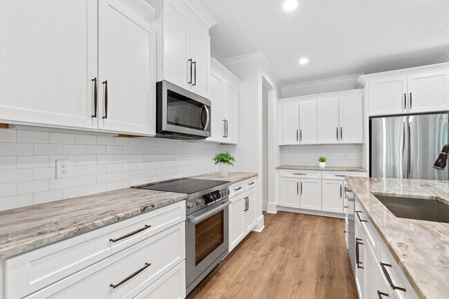 Building Photo - 1100 Hidden Hills Cir