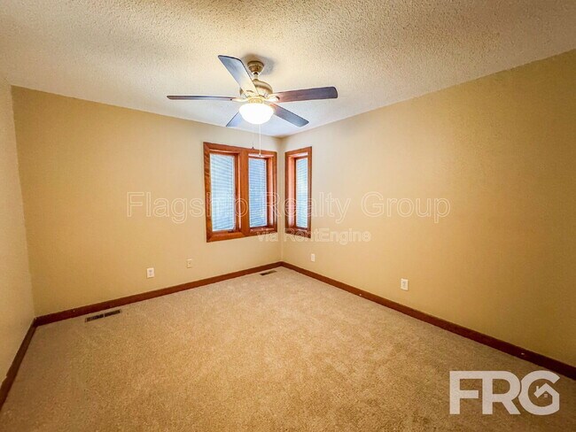 Building Photo - 1228 Forest Acres Dr