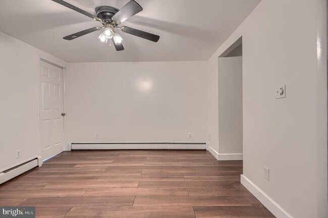 Building Photo - 1703 Roland Ave