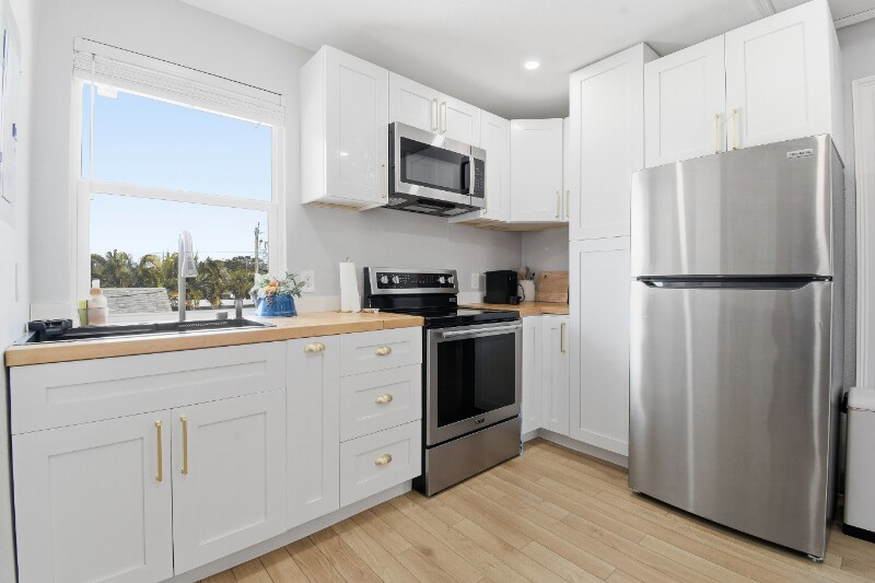 Building Photo - 3114 Dupont St S