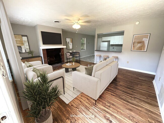 Building Photo - ESSEX CT - 110/112