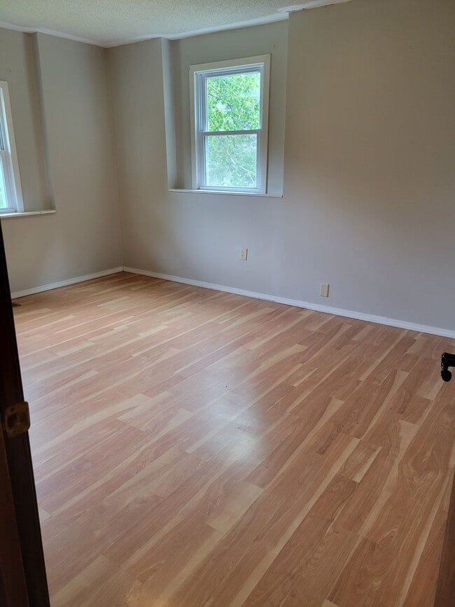 Building Photo - Single Family Home