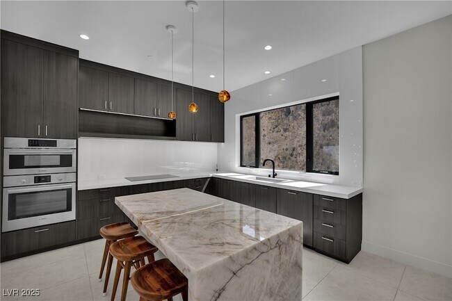 Building Photo - 378 Tranquil Peak Ct