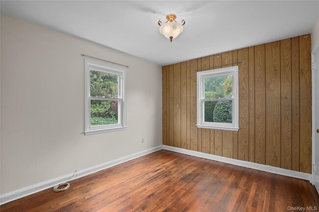 Building Photo - 216 Poe St