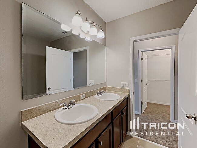 Building Photo - 113 Prairie Falcon Dr