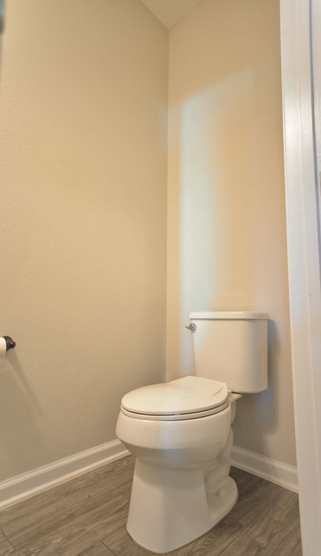 Building Photo - Beautiful Pond-Front Home Near Amelia Concourse