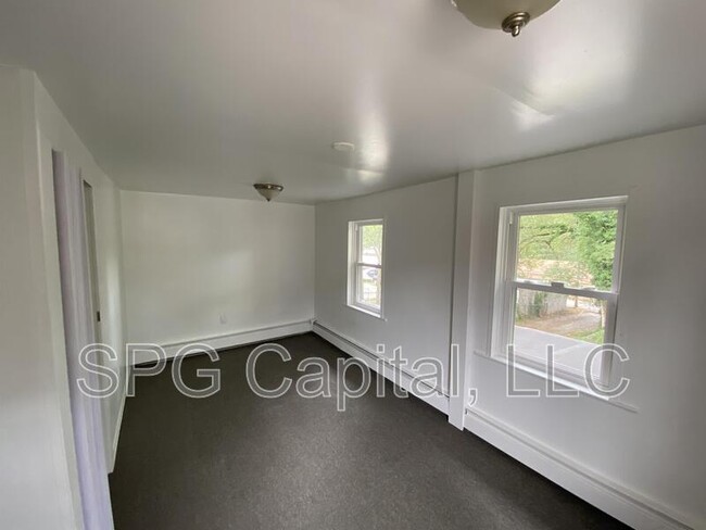 Building Photo - 704 Jessop Pl