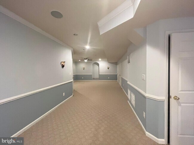 Building Photo - 43554 Freeport Pl