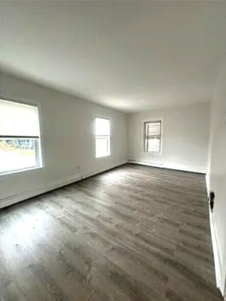 Building Photo - 91 Ives St