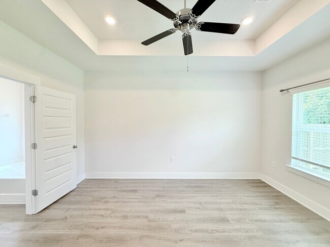 Building Photo - 5733 Danbury Blvd