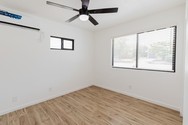 Building Photo - Newly Renovated 3 Bedroom 2 Bath Home